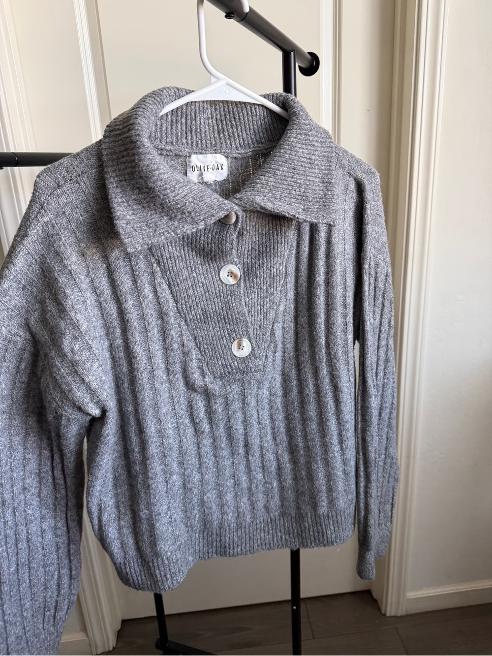 Olive & Oak Gray Ribbed Button Collar Pullover